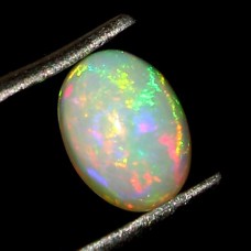 Ethiopian opal 8x6mm oval cabochon 0.85 cts